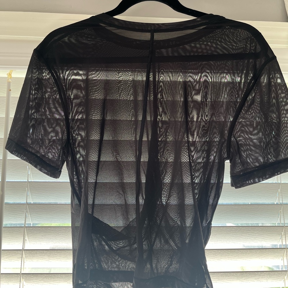 Lightweight mesh reversible yoga T-shirt